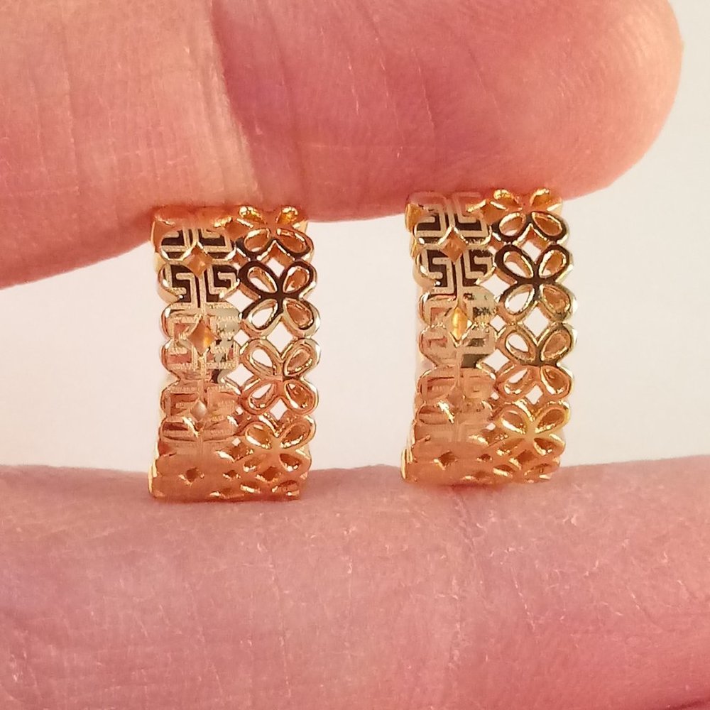 18K Yellow Gold Filled Laser Carved Flower Hoop Earrings 15mm Party Gift